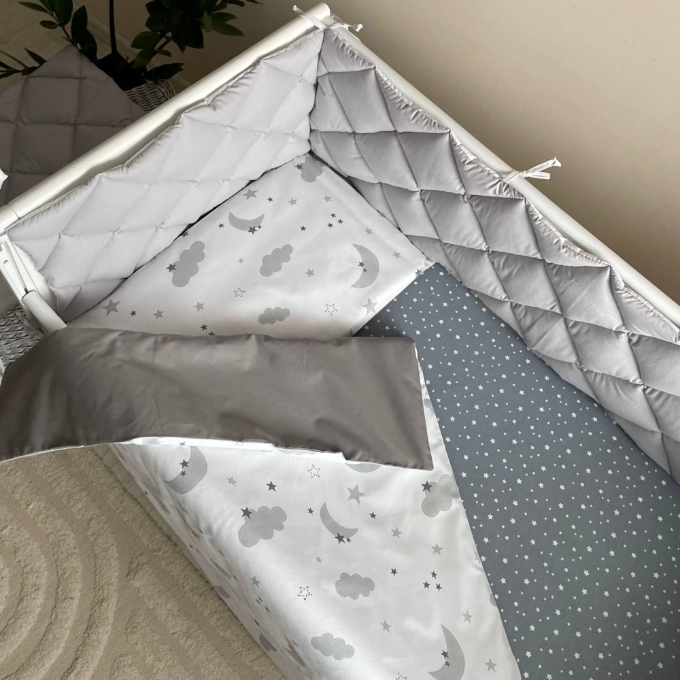 Set lenjerie Patut BebeCopii 6 piese Norisori gri cu luna (11)